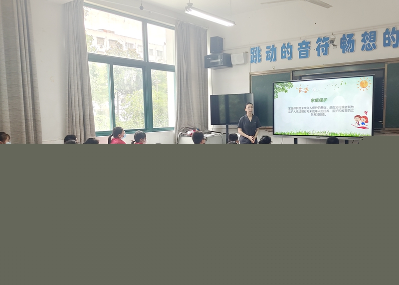 干警為學生帶來一堂生動的法治課.jpg