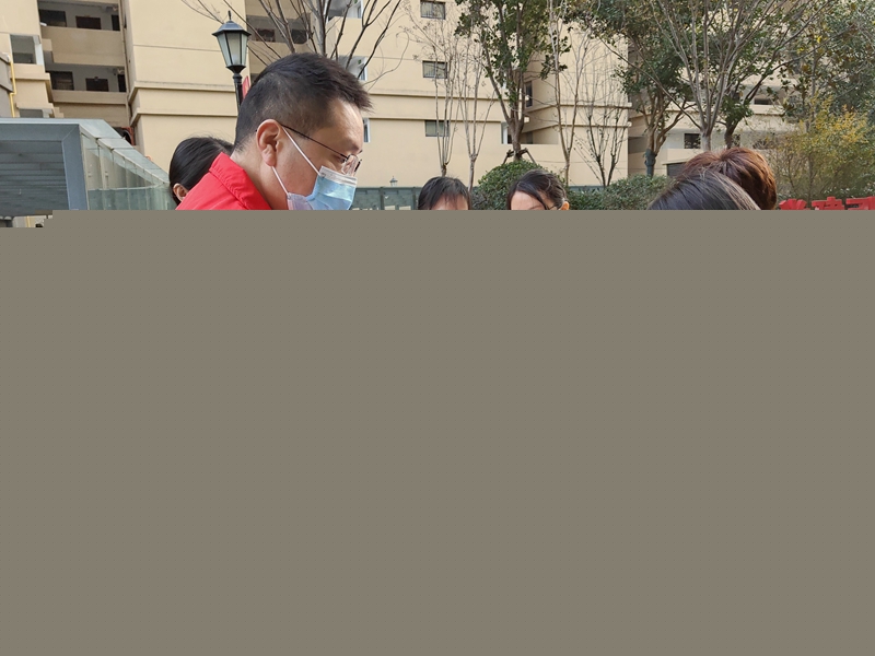 2.發(fā)放宣傳手冊.jpg