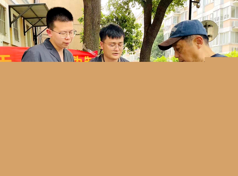 虎丘法院干警進社區宣傳禁毒活動.jpg