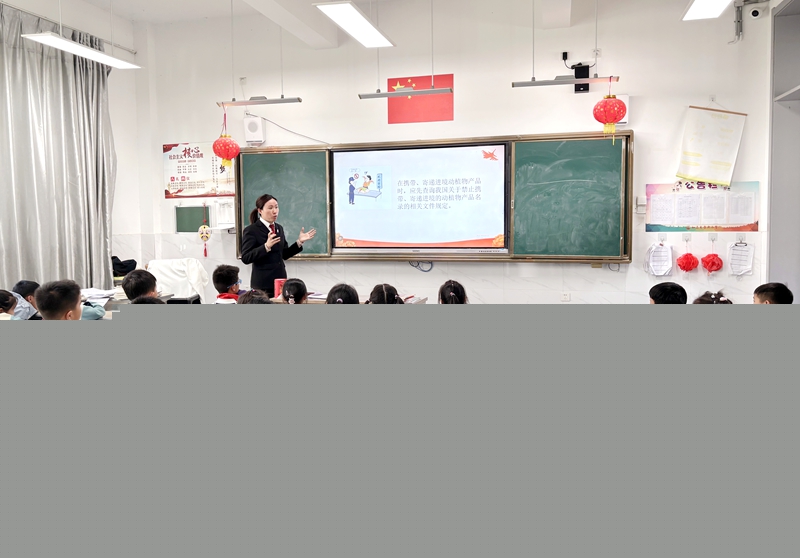 法治副校長進(jìn)校園.jpg
