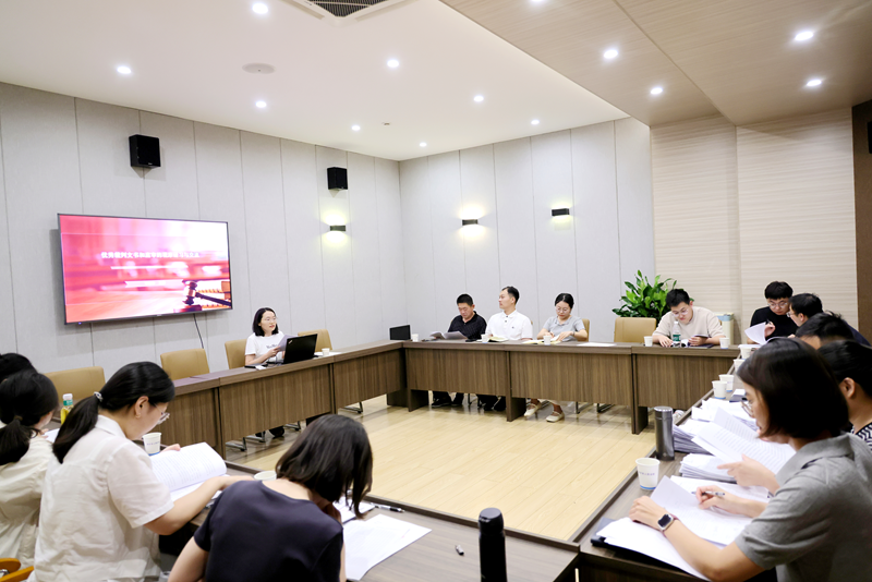 141752456300959904.png 王雨璠攝 7月11日下午,新沂法院“新法研習(xí)社”第三期開講.png